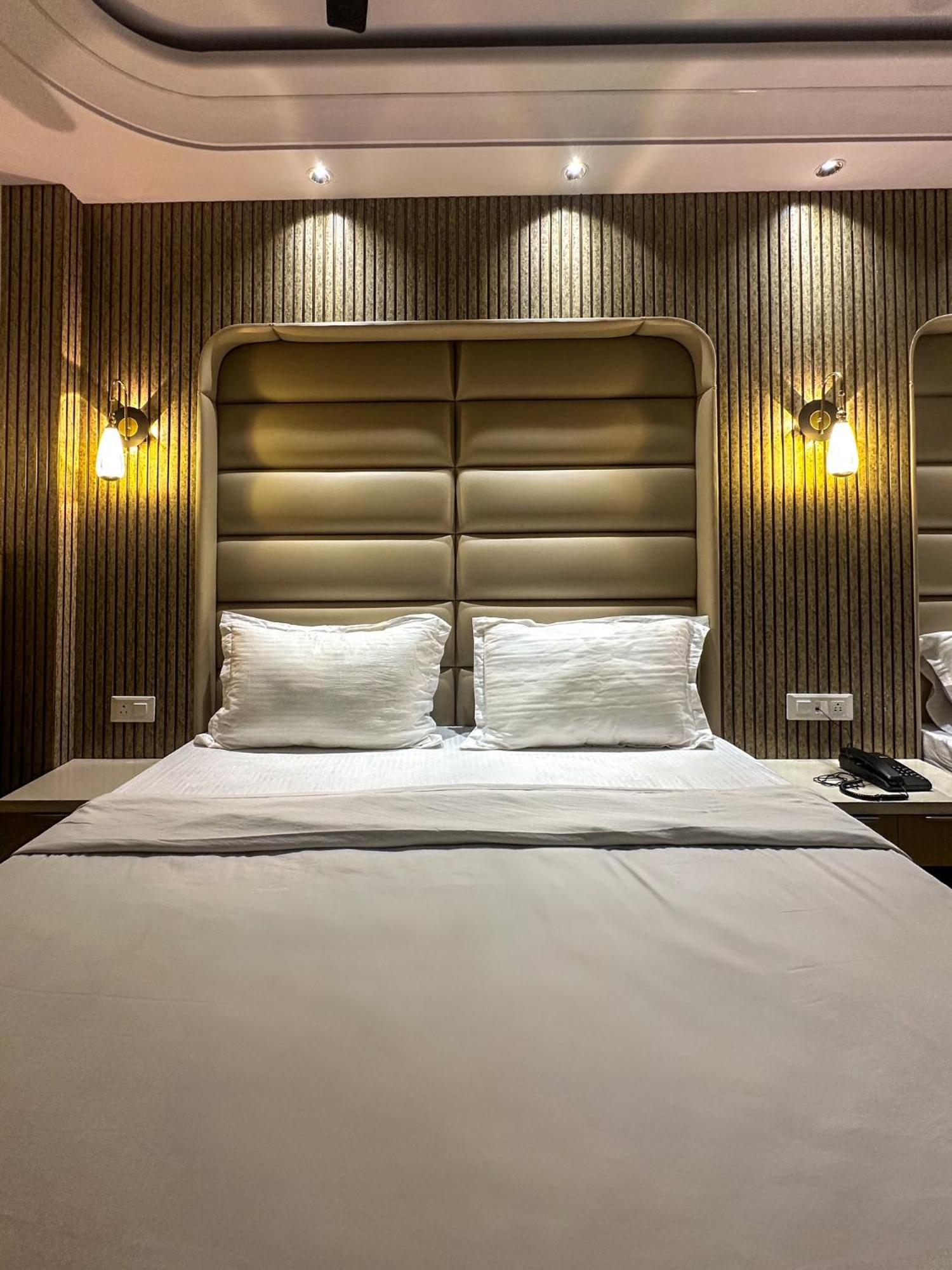 Delhi Delight Premium Bed & Breakfast Ню Делхи Екстериор снимка