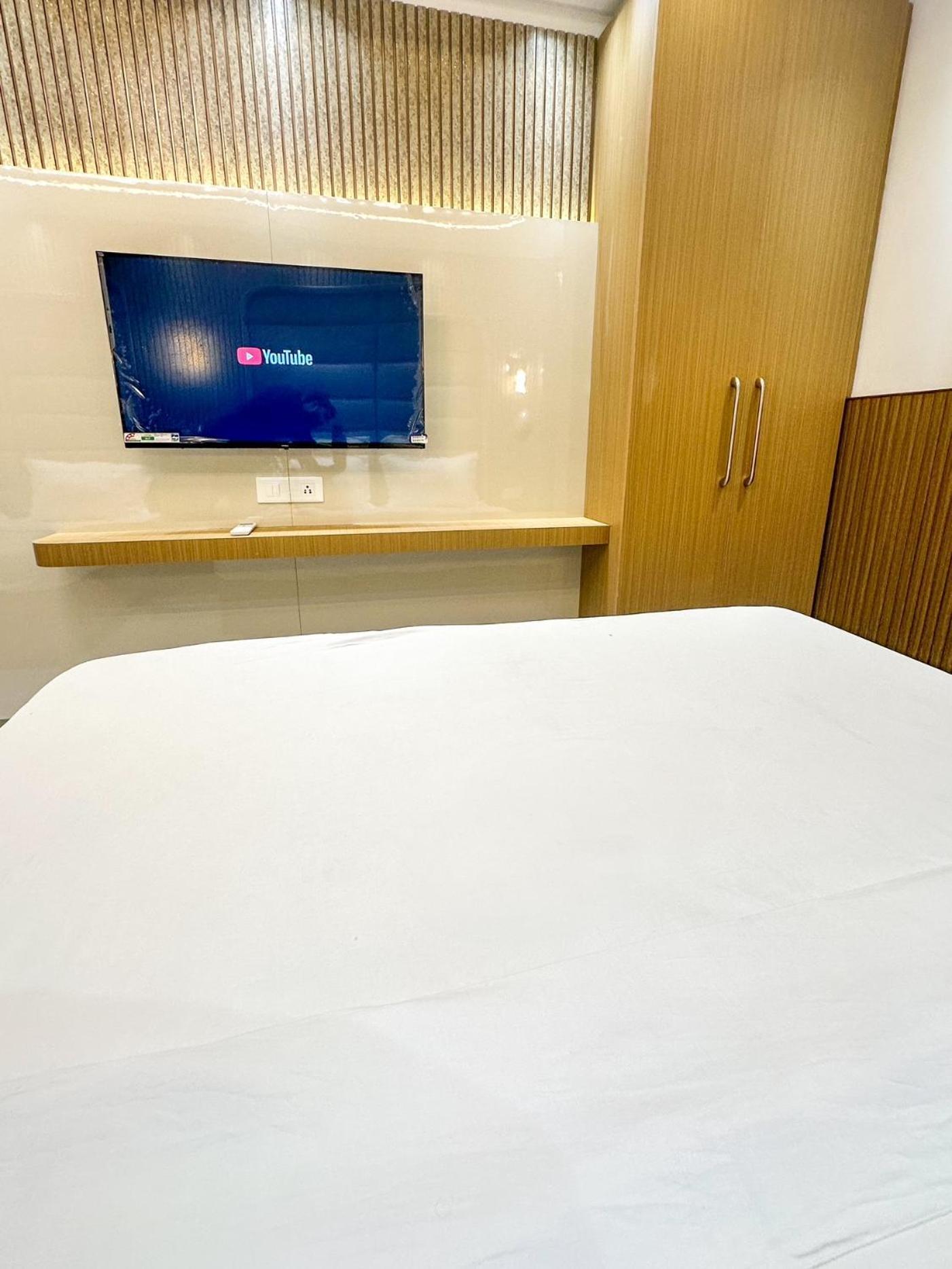 Delhi Delight Premium Bed & Breakfast Ню Делхи Екстериор снимка