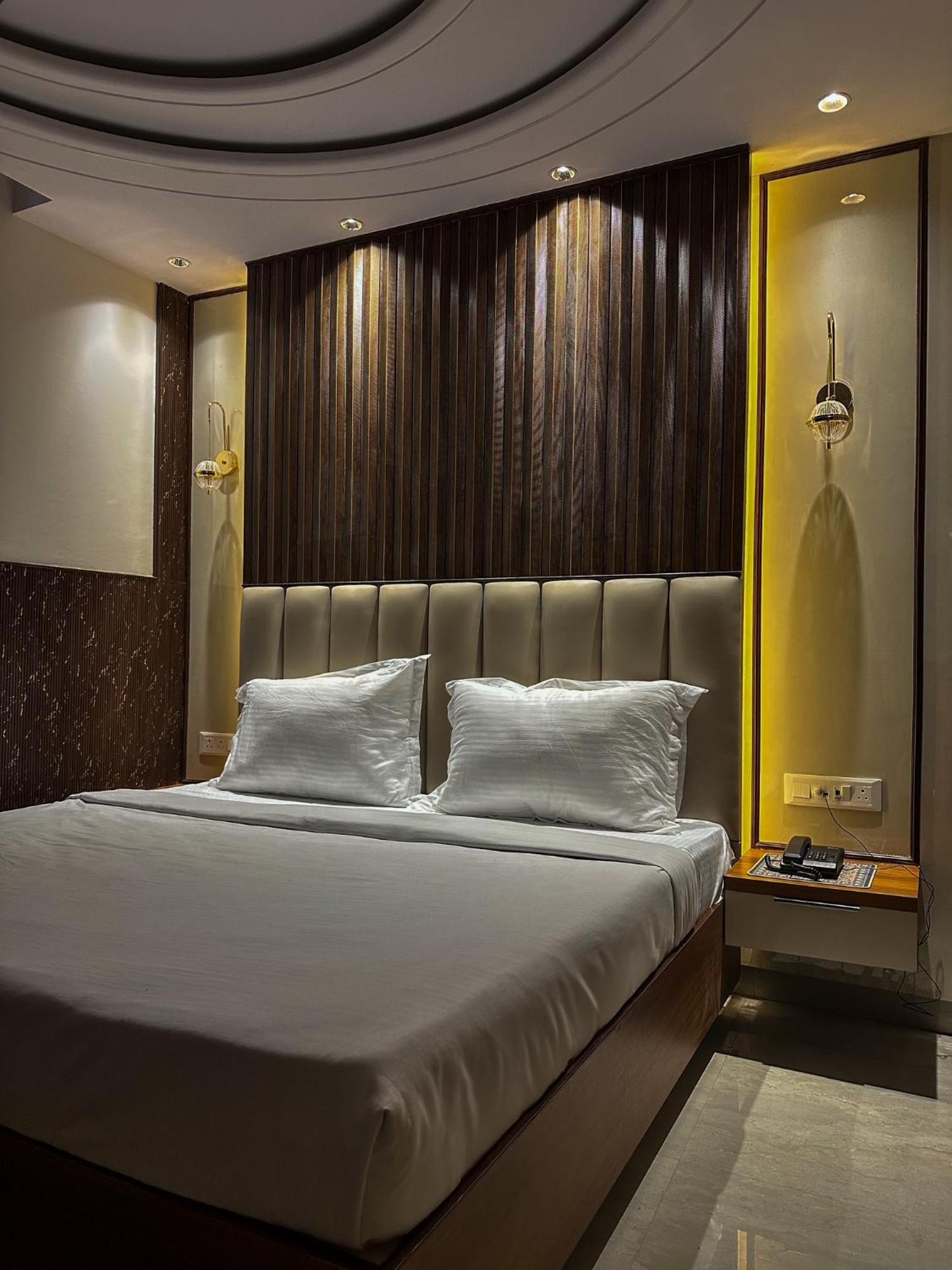 Delhi Delight Premium Bed & Breakfast Ню Делхи Екстериор снимка