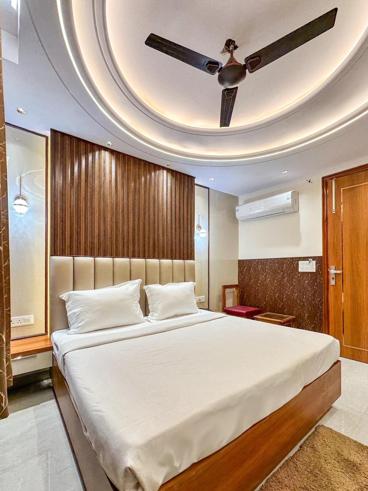 Delhi Delight Premium Bed & Breakfast Ню Делхи Екстериор снимка